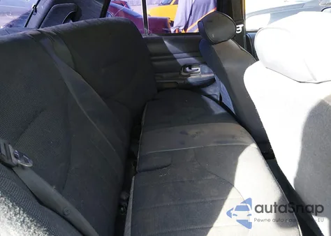 1998 Ford Crown Victoria Police Interceptor z USA, uszkodzony, nr VIN 2FAFP71W4WX172484